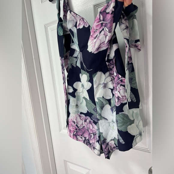 Floral Romper size small - Picture 3 of 7